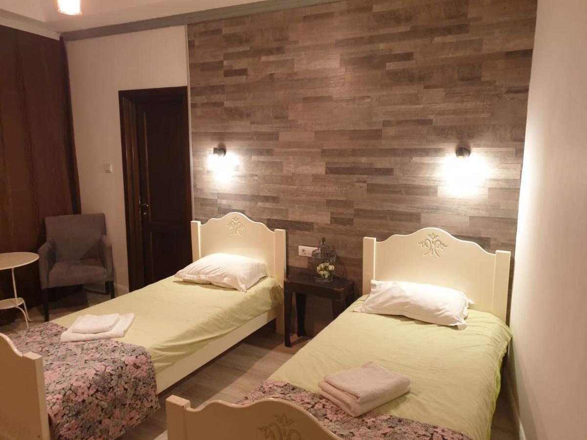 Bizant Boutique Hotel Bacău Екстериор снимка