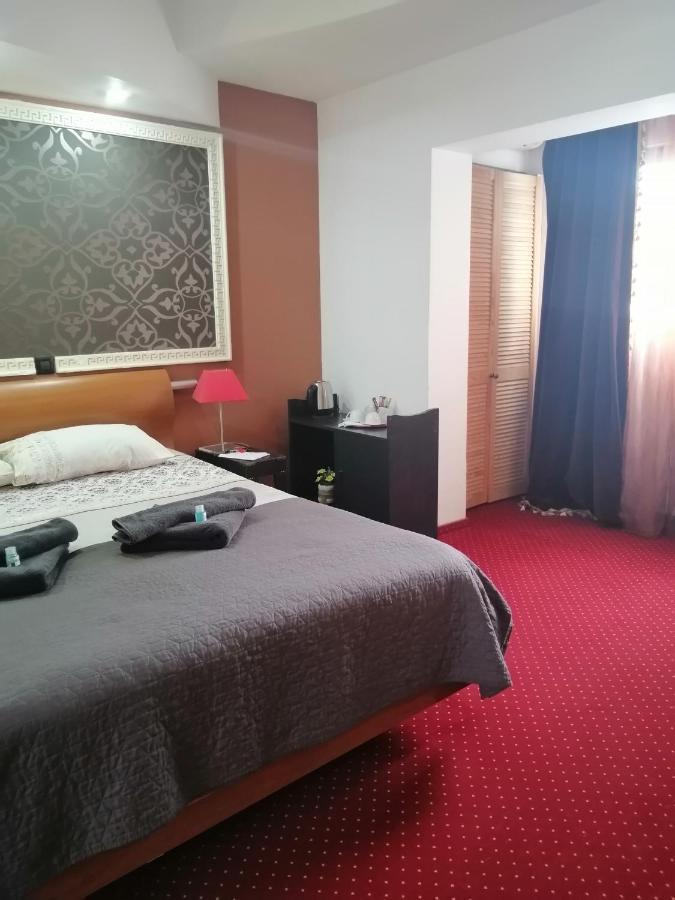 Bizant Boutique Hotel Bacău Екстериор снимка